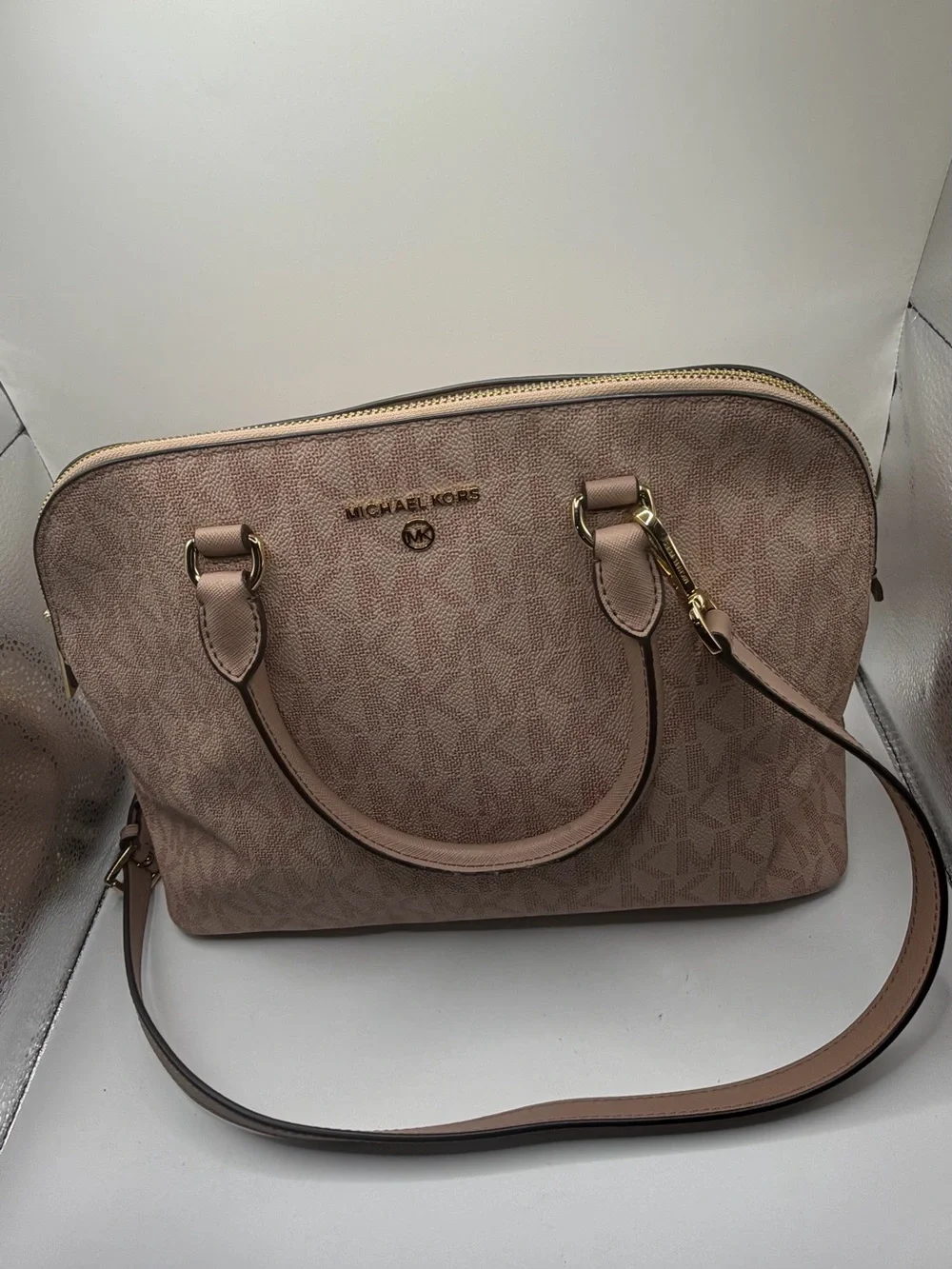 NWOT Michael Kors Jet Set Pink Logo Dome Satchel with Gold Hardware